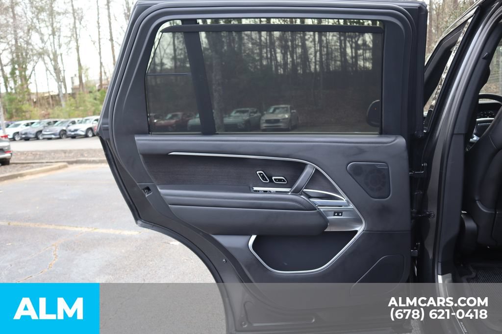Used 2025 Land Rover Range Rover Long Wheelbase SE AWD/4WD image 21