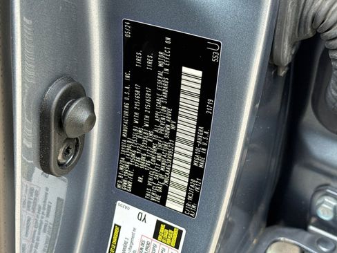 Certified 2024 Toyota Corolla Cross LE image 28