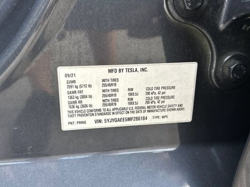 Used 2021 Tesla Model Y Long Range AWD/4WD image 23