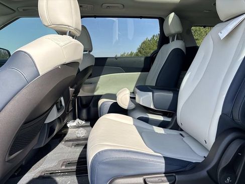 New 2026 Kia Carnival SX image 23