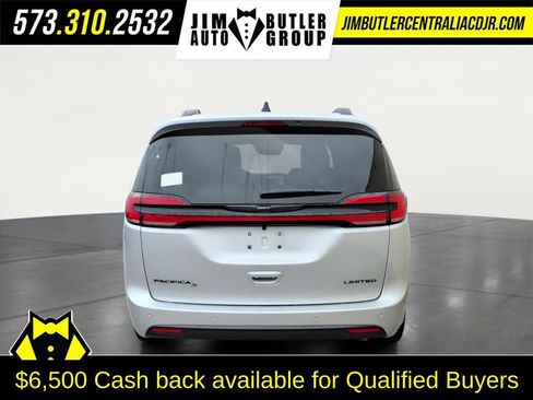 New 2026 Chrysler Pacifica Limited w/ S Appearance Package image 6