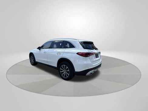 Used 2025 Mercedes-Benz GLC 300 4MATIC image 5