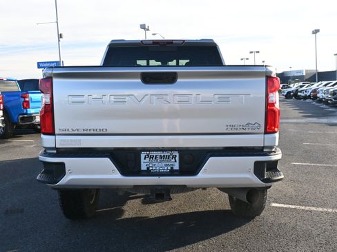 Used 2020 Chevrolet Silverado 3500 High Country w/ Technology Package image 7
