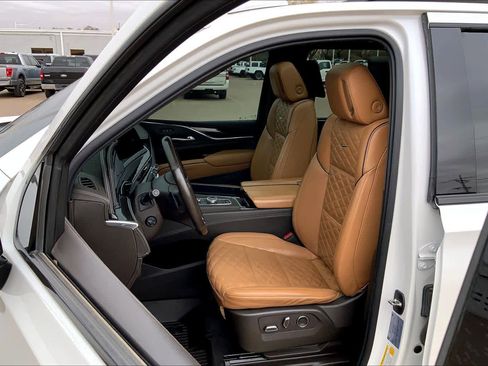 Used 2021 Cadillac Escalade Sport w/ Driver Assist Tech Package image 8