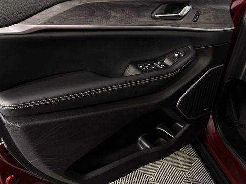 Certified 2024 Jeep Grand Cherokee Limited w/ Luxury Tech Group II image 26