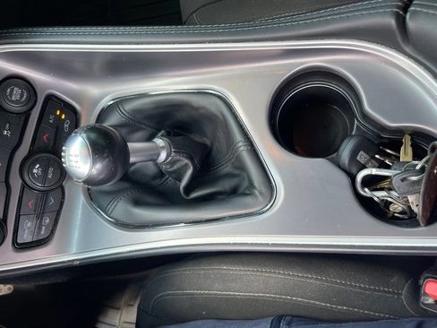 Used 2022 Dodge Challenger R/T RWD image 7