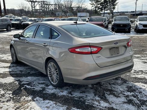 Used 2015 Ford Fusion SE w/ Equipment Group 202A image 6