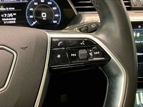 Certified 2023 Audi e-tron Premium Plus w/ Premium Plus Package AWD/4WD image 19