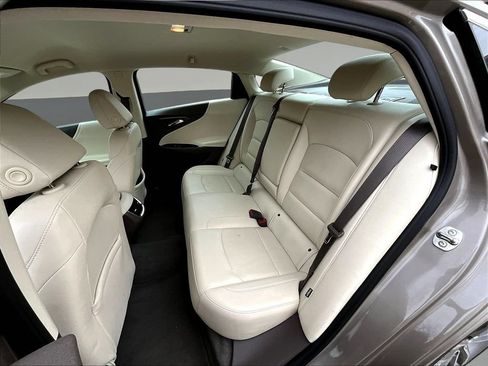 Used 2024 Chevrolet Malibu LT FWD image 25