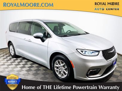 Used 2023 Chrysler Pacifica Touring-L