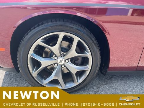 Used 2017 Dodge Challenger SXT Plus RWD image 36