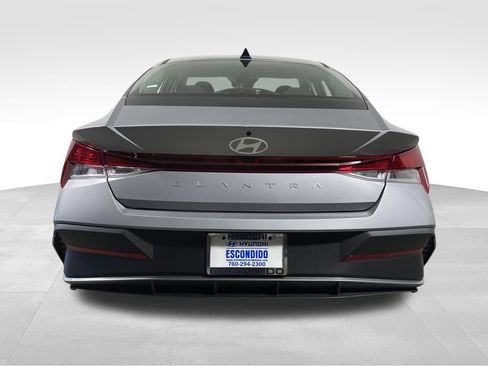New 2026 Hyundai Elantra SE FWD image 4