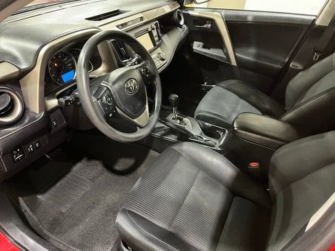 Used 2014 Toyota RAV4 XLE image 15