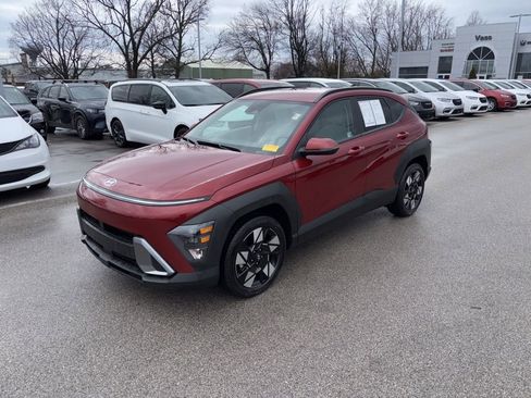 Used 2025 Hyundai Kona SEL image 1
