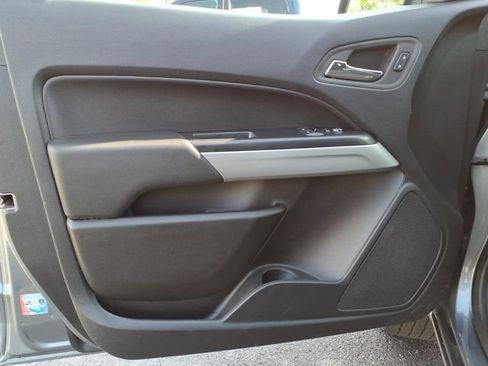 Used 2022 Chevrolet Colorado LT AWD/4WD image 10