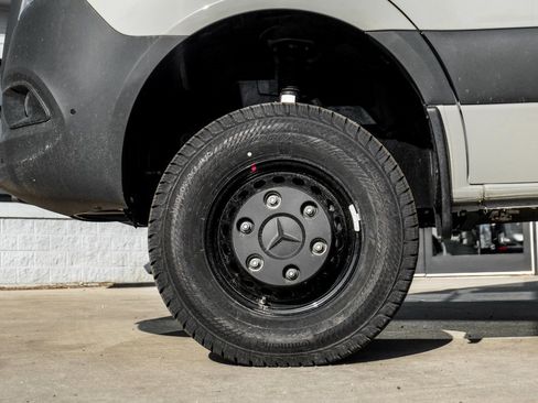 Used 2025 Mercedes-Benz Sprinter 3500 image 5