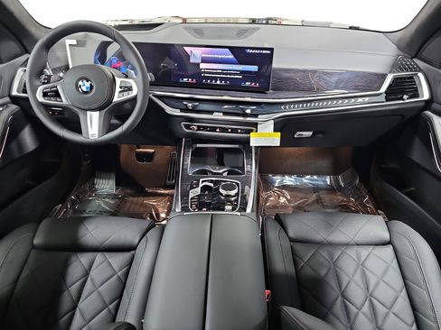 New 2026 BMW X7 xDrive40i w/ M Sport Package image 9