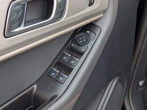 New 2026 Ford Explorer Active RWD image 18