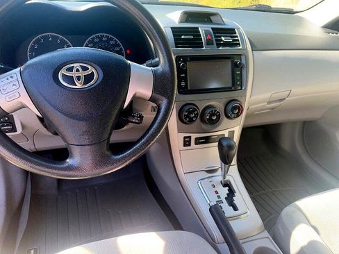 Used 2013 Toyota Corolla LE Special Edition image 12