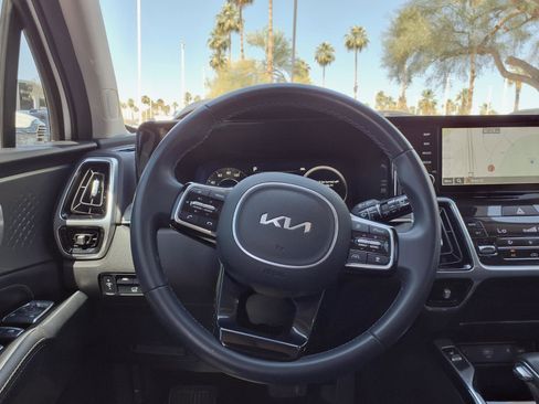 Used 2023 Kia Sorento SX AWD/4WD image 18