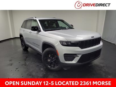 Used 2025 Jeep Grand Cherokee Altitude