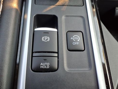 Used 2025 Nissan Pathfinder SV AWD/4WD image 19