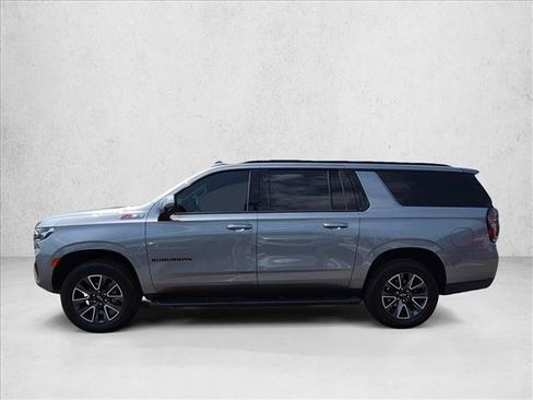 Used 2022 Chevrolet Suburban Z71 w/ Z71 Off-Road Package AWD/4WD image 9