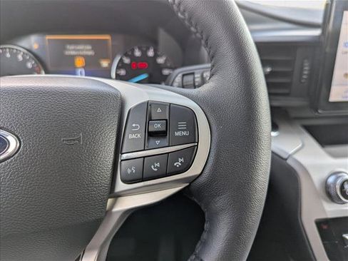 Used 2024 Ford Explorer XLT image 13