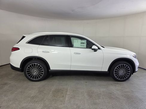 New 2026 Mercedes-Benz GLC 300 image 3
