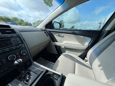 Used 2011 MAZDA CX-9 Touring w/ Moonroof & Bose Audio Pkg FWD image 23
