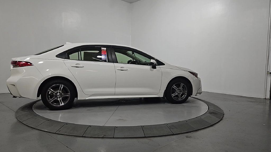 Used 2020 Toyota Corolla LE FWD image 7