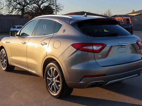 Used 2018 Maserati Levante GranLusso image 5