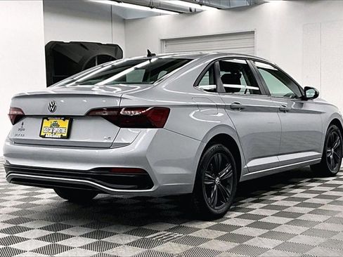 Used 2023 Volkswagen Jetta SE image 12