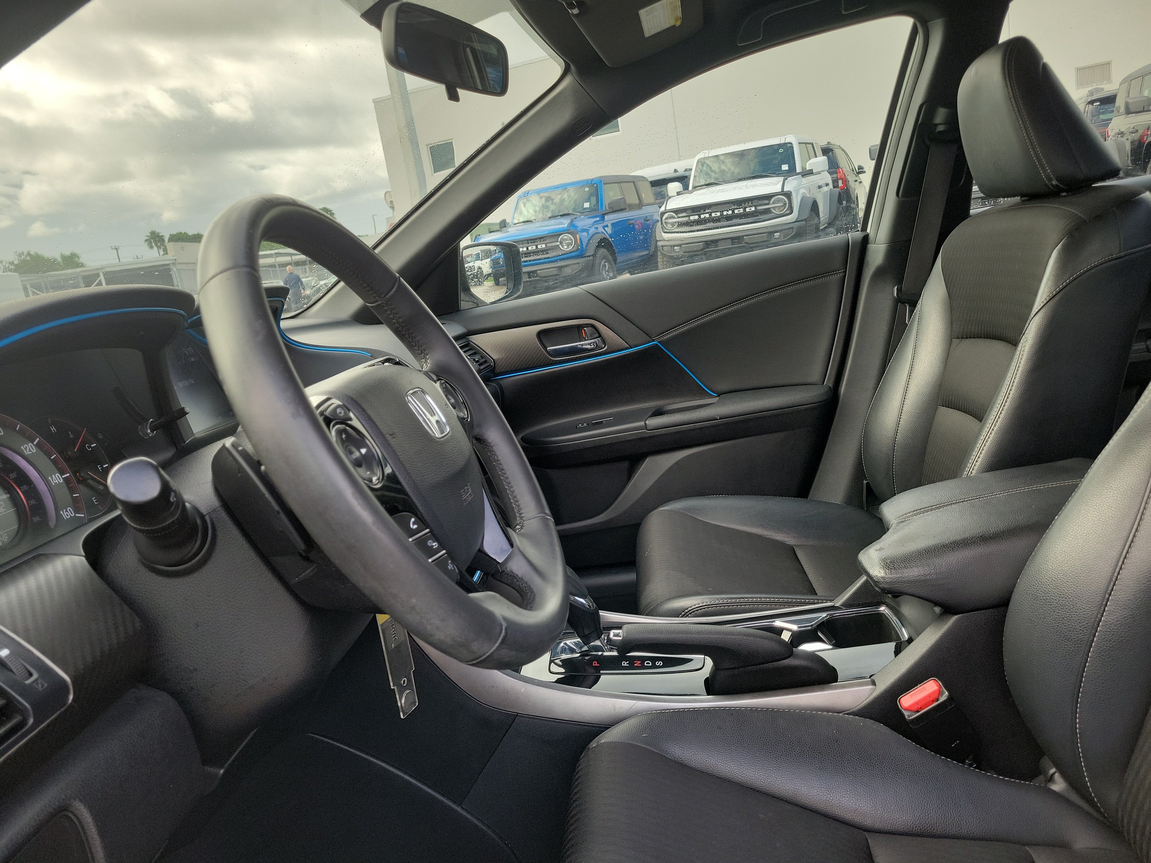 Used 2017 Honda Accord Sport image 11