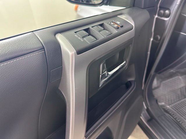 Used 2023 Toyota 4Runner SR5 Premium w/ Moonroof Package AWD/4WD image 9