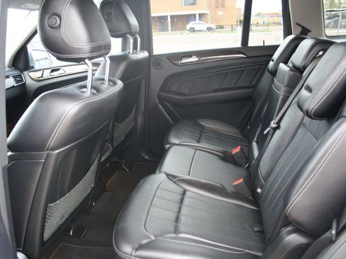 Used 2015 Mercedes-Benz GL 450 4MATIC image 18