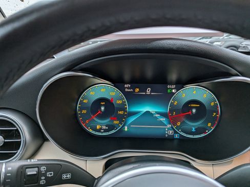 Used 2022 Mercedes-Benz GLC 300 4MATIC image 17