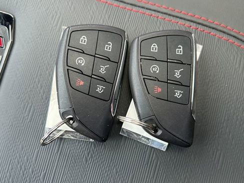 Used 2025 GMC Yukon AT4 Ultimate w/ LPO, Floor Liner Package AWD/4WD image 34