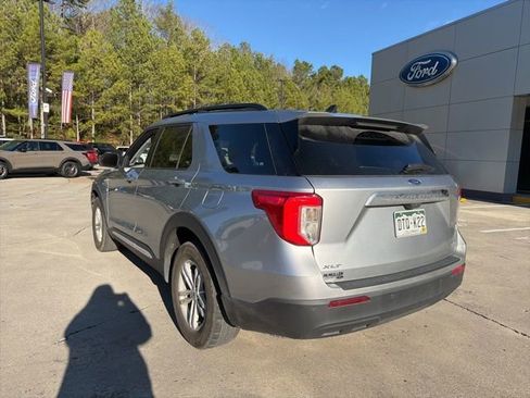 Used 2024 Ford Explorer XLT image 14