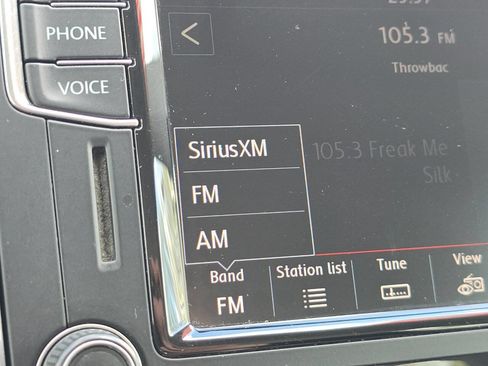 Used 2017 Volkswagen Tiguan S image 21