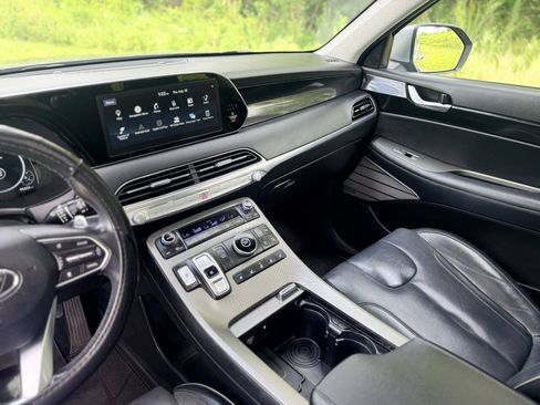 Used 2021 Hyundai Palisade Limited FWD image 14