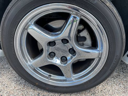 Used 2002 Chevrolet Camaro Z28 w/ SS Performance/Appearance Pkg RWD image 42