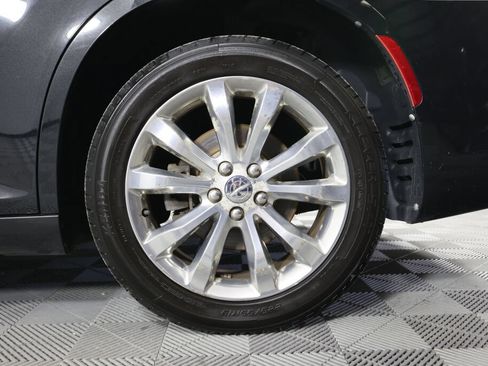 Used 2015 Chrysler 300 C Platinum w/ Harman/Kardon Audio Group AWD/4WD image 8