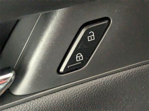 Used 2025 MAZDA CX-50 AWD 2.5 S w/ Premium Plus Pkg image 11