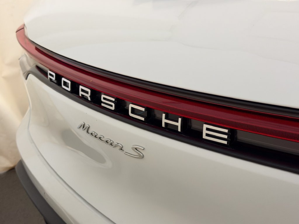 Certified 2023 Porsche Macan S AWD/4WD image 26