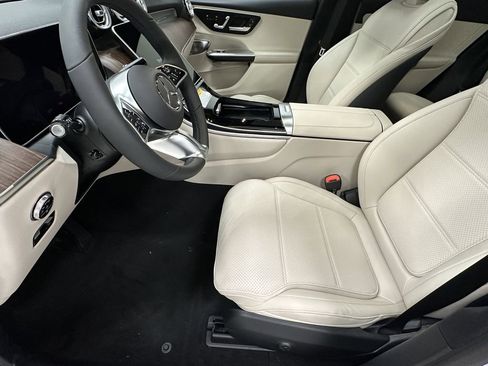 New 2026 Mercedes-Benz GLC 300 4MATIC image 9