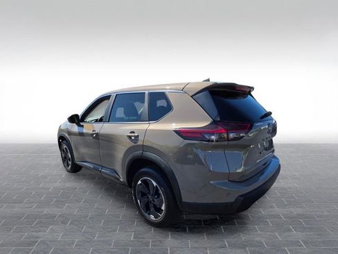Used 2025 Nissan Rogue SV AWD/4WD image 5