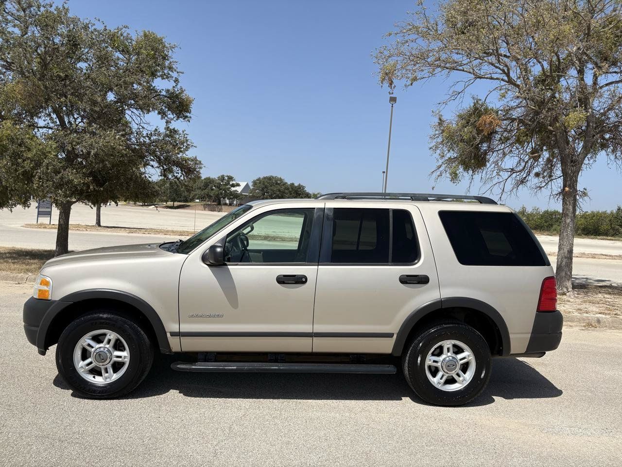 Used 2004 Ford Explorer XLS RWD image 18