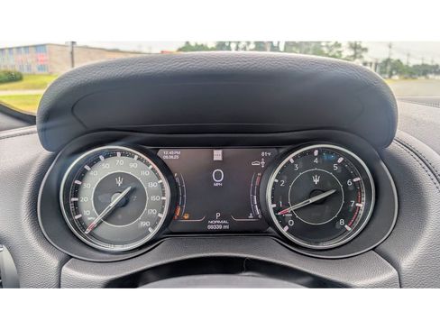 Used 2022 Maserati Levante GT image 21