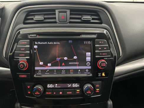 Used 2017 Nissan Maxima SR w/ Midnight Edition image 14